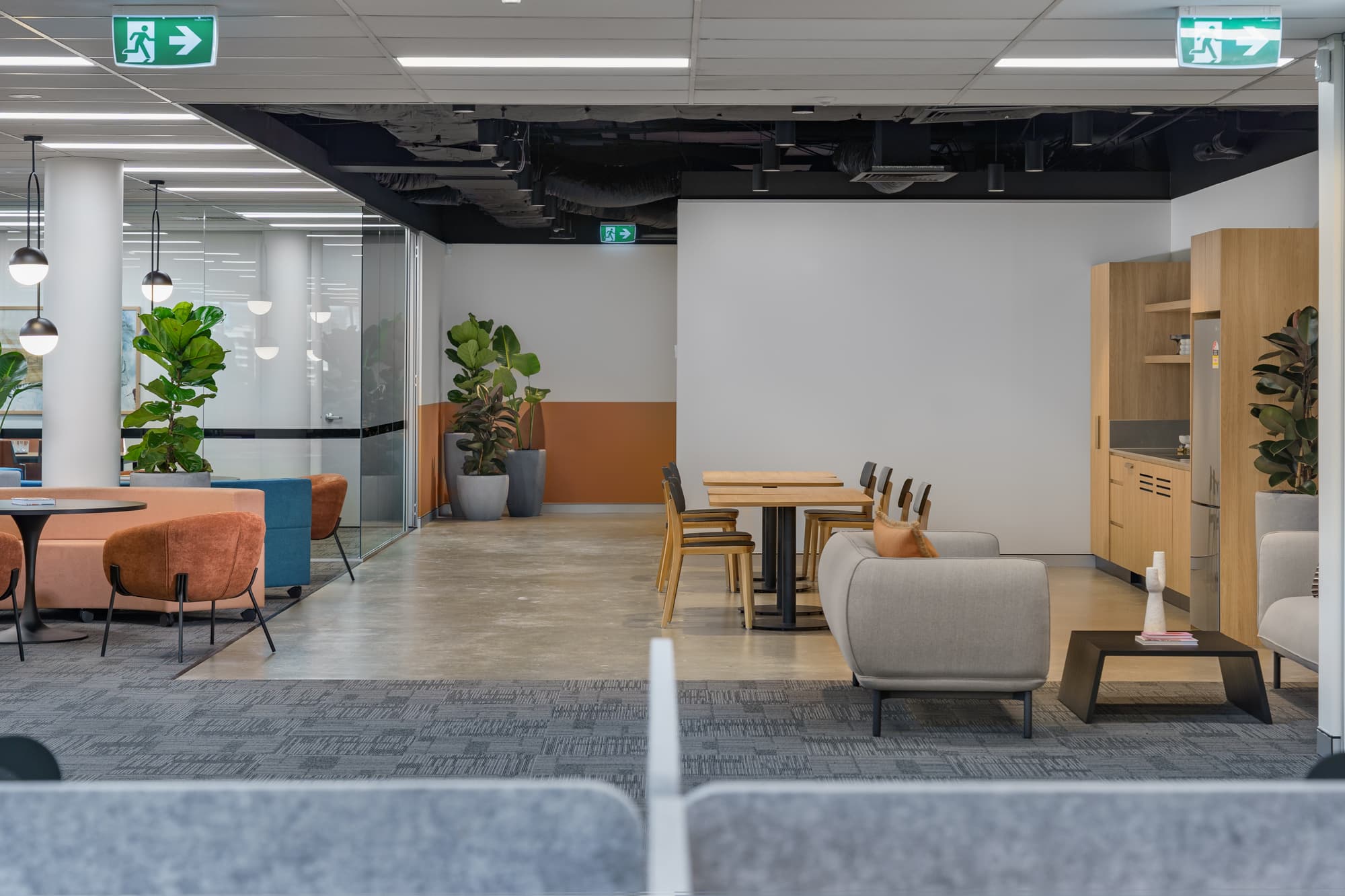 Furnished Suites & Full Floor Opportunities